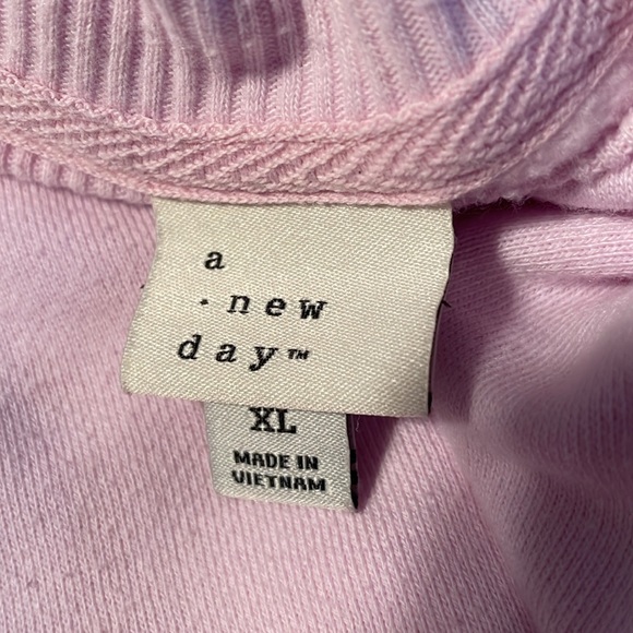 A new day XL light pink sweatshirt 26” pit-pit 22” long relaxed fit crew neck - Picture 6 of 13